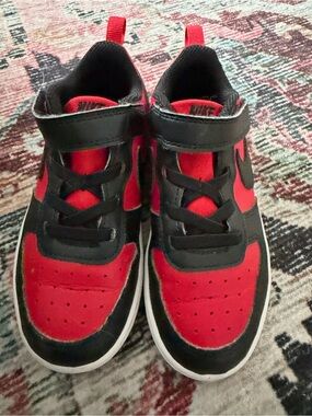 Nike Kids Black and Red Velcro Low-Top Sneakers